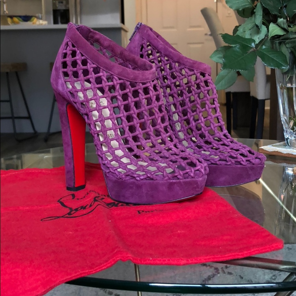 Christian Louboutin Webbed Heels Never Worn 38
